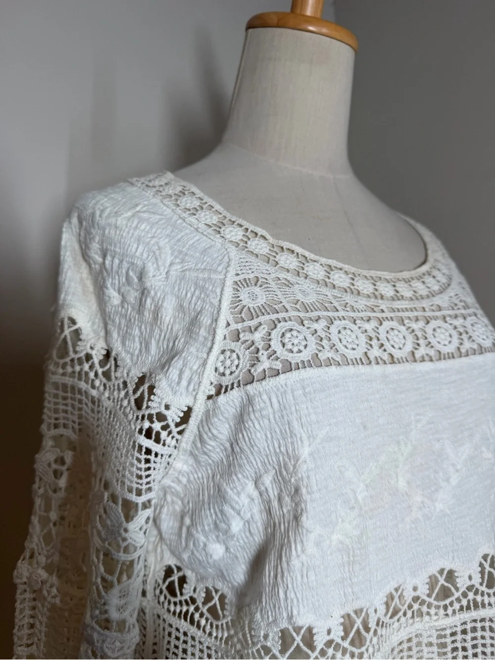 Anthropologie Deletta Ivory crochet -SZ XS* - Bell Sleeves Top